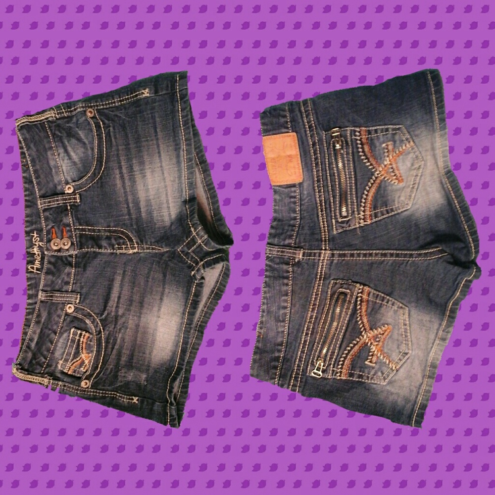 Amethyst Shorts Size 7